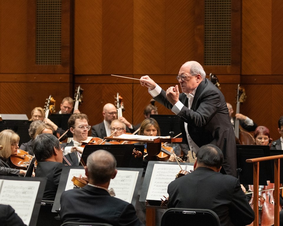 Maestro Robert Spano conducting photo credit Randal Vanderveer